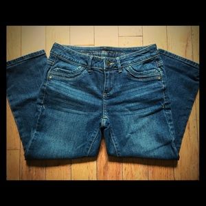 FINAL PRICE Vera Wang denim capris